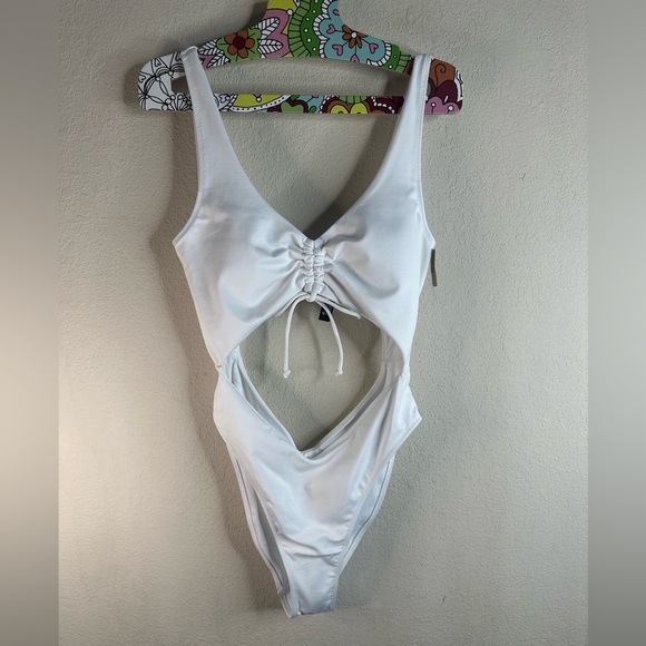 Victoria's Secret Pink Ruched Front One Piece Swimsuit White NWT size Medium - Picture 2 of 6